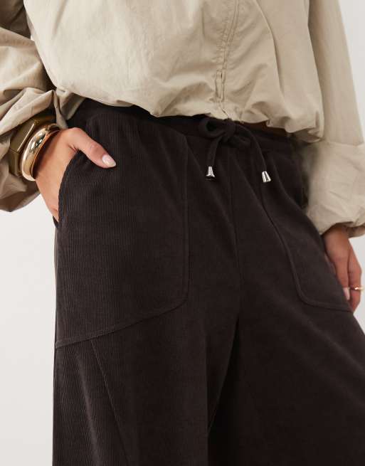 ASOS DESIGN soft cord wide leg trouser in chocolate, 3 of 5