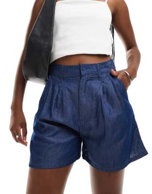 ASOS DESIGN soft denim pleated shorts in inky wash-Blue