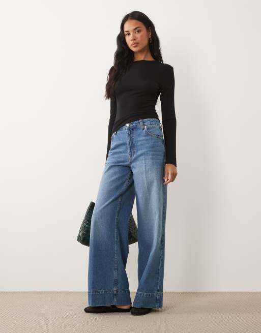 ASOS DESIGN soft long sleeve shrunken tee in black, 3 of 4