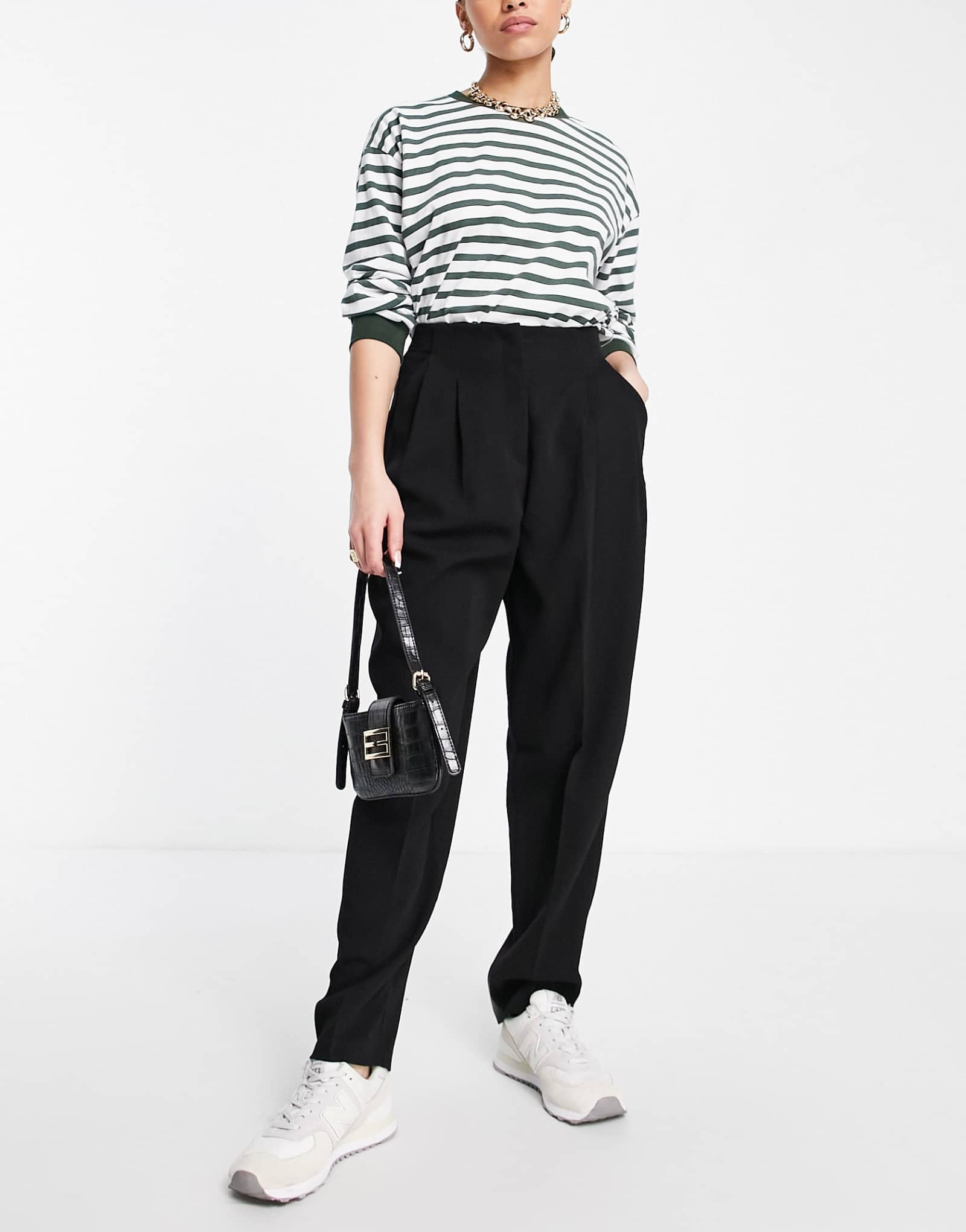 Дизайнерские брюки ASOS для мамы с мягкими складками черного цвета