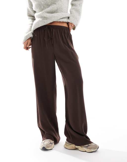 ASOS DESIGN soft tailored wide leg pull on trouser in chocolate, 2 of 5