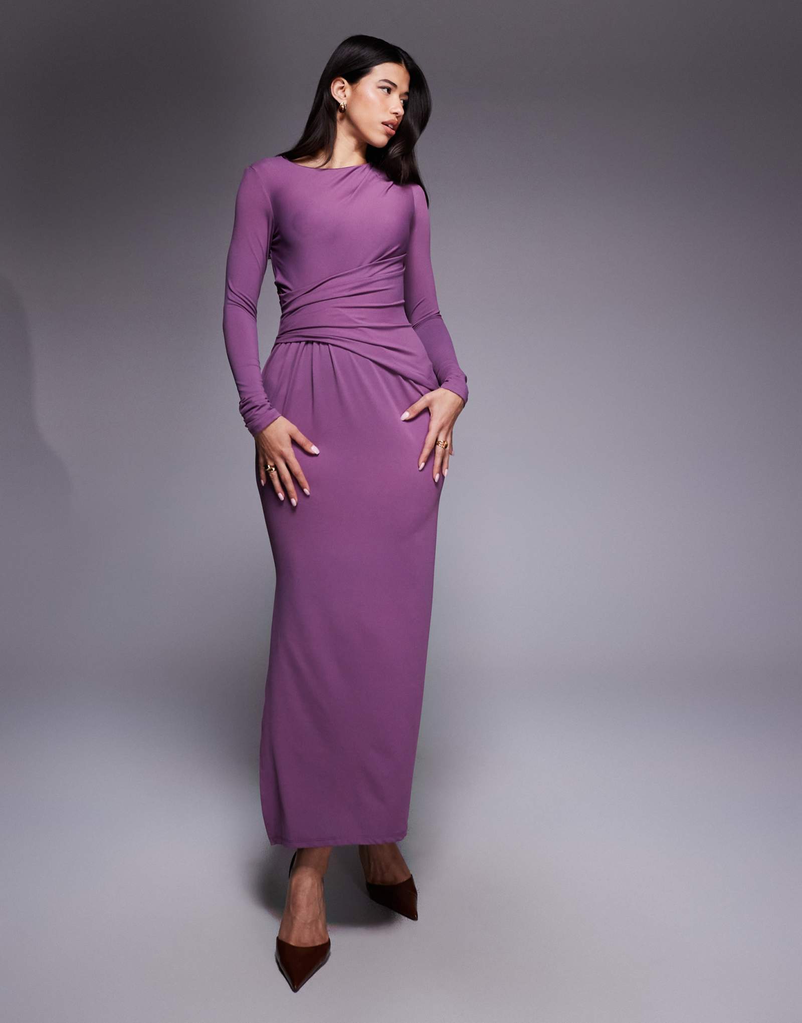 Макси-платье с драпировкой и длинными рукавами от ASOS DESIGN soft touch виноградного цвета