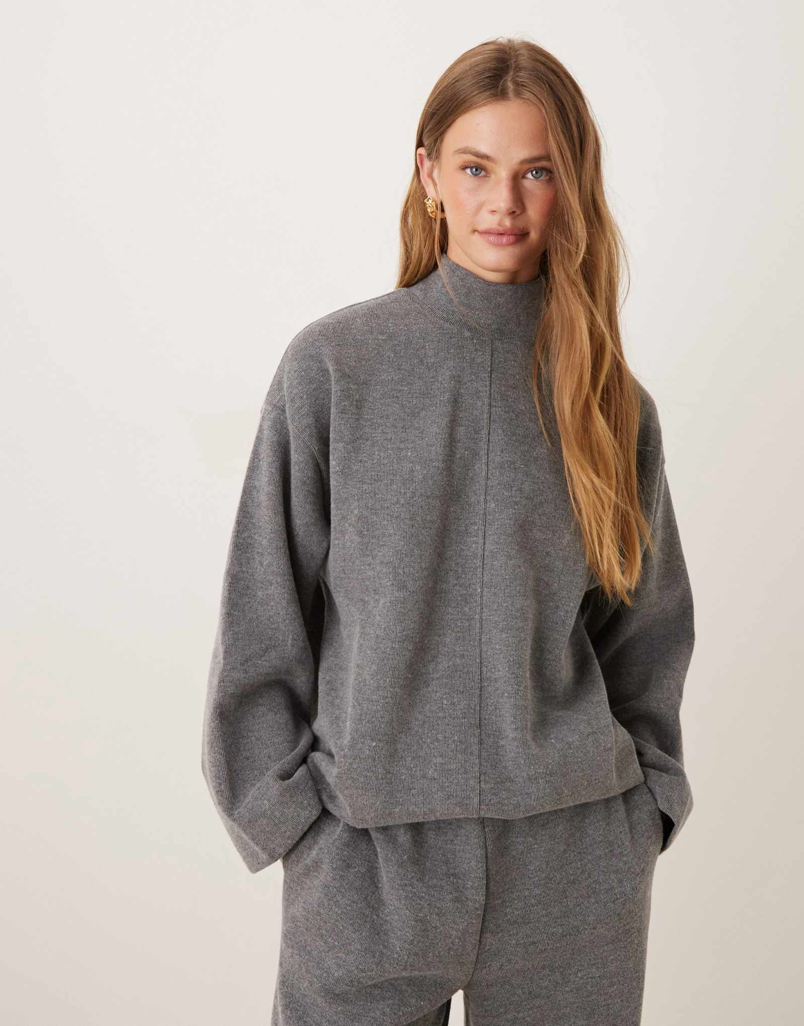 Ярусный вырез горловины с мягким на ощупь швом спереди от ASOS DESIGN из темно-коричневого вереска - часть комплекта
