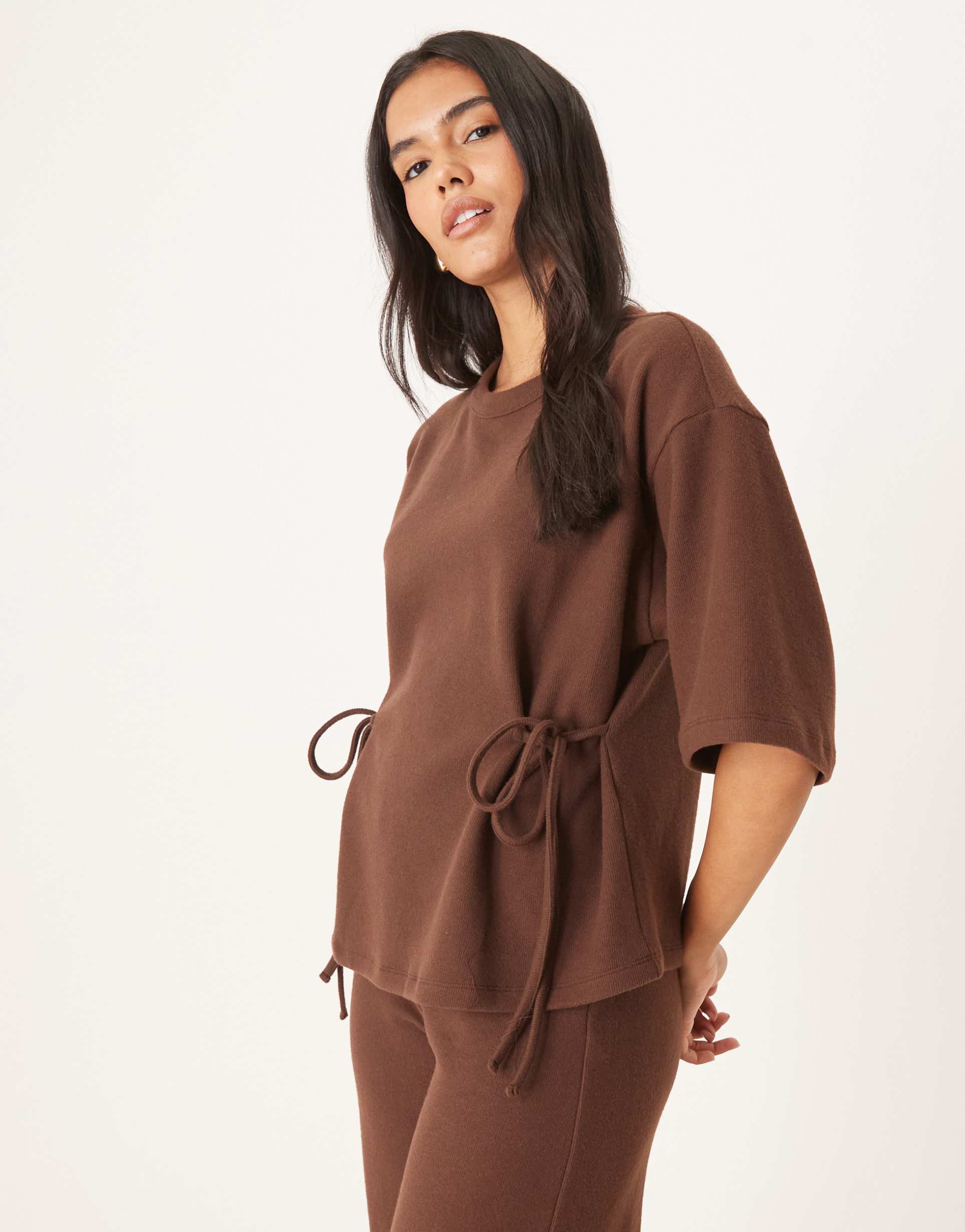 asos design soft touch tie side tee in dark chocolate - part of a set