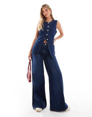 soft wide leg jeans in rinse wash-Navy