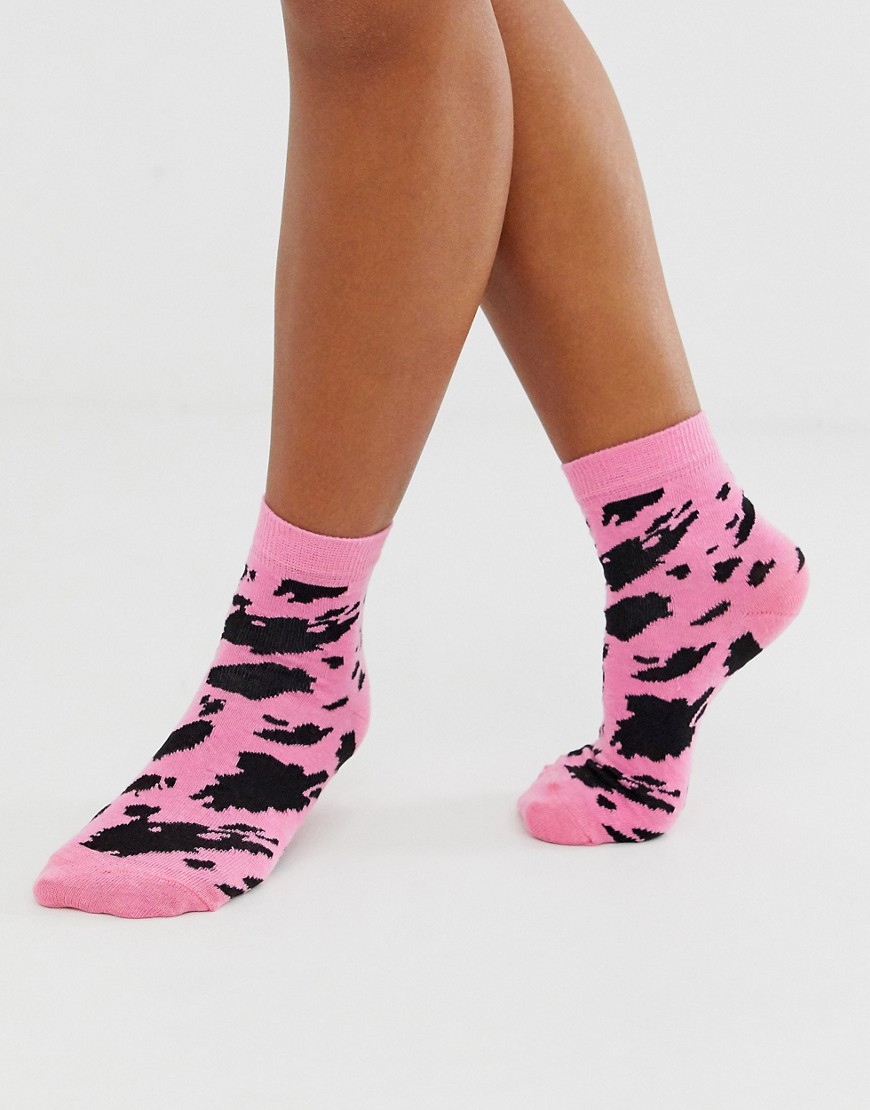 ASOS DESIGN - Sokken met koeienprint in roze