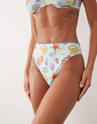 ASOS DESIGN - Solar Starfish - Bikinihose in Blau mit hohem Beinausschnitt, hohem Bund und maritimem Print-Bunt
