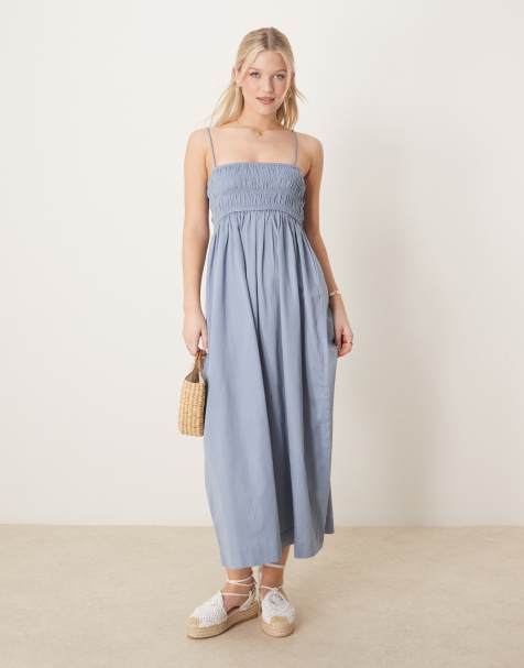 ASOS DESIGN – Sommerkleid in Maxilänge aus Baumwollsatin in Jeansblau mit gesmokter Brustpartie - view 1