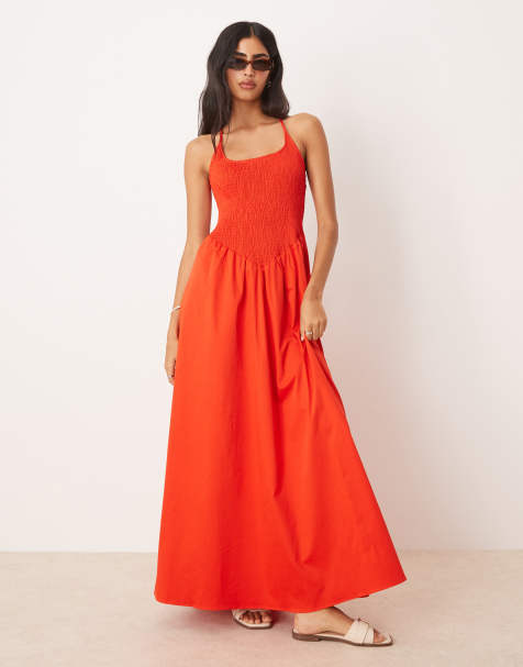 ASOS DESIGN – Sommerkleid in Maxilänge in leuchtendem Rot mit Knitterstruktur, hinten überkreuzten Trägern und U-Ausschnitt - view 1