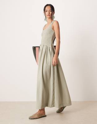 ASOS DESIGN - Sommerkleid in Maxilänge in Salbeigrün mit Knitterstruktur, U-Ausschnitt und gesmokter Taille
