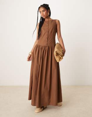 ASOS DESIGN - Sommerkleid in Maxilänge in Schokobraun mit tief angesetzter Taille, U-Boot-Ausschnitt und Knopfleiste