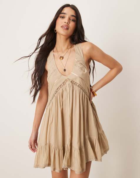 ASOS DESIGN – Sommerkleid in Minilänge in Kittbraun mit Zipfelsaum und U-Ausschnitt - view 1