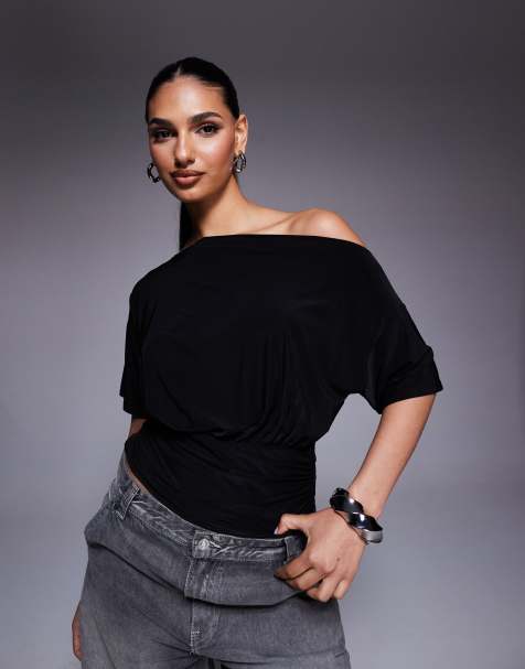 ASOS DESIGN - Sort asymmetrisk oneshoulder-top med korte ærmer og indsyet talje - view 1