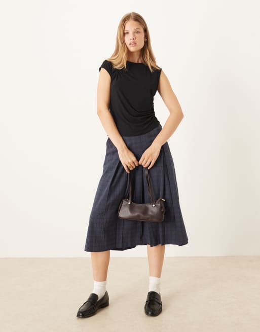 ASOS DESIGN - Sort asymmetrisk top med korte ærmer og snoet detalje, 3 af 4