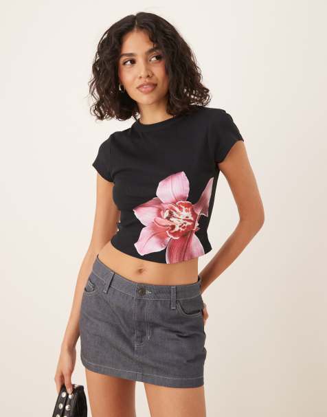 ASOS DESIGN - Sort baby-T-shirt med grafisk blomsterprint - view 1