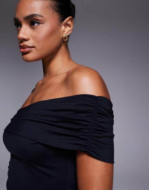 ASOS DESIGN - Sort bardot-top med asymmetrisk snit i polyamid, 4 af 4