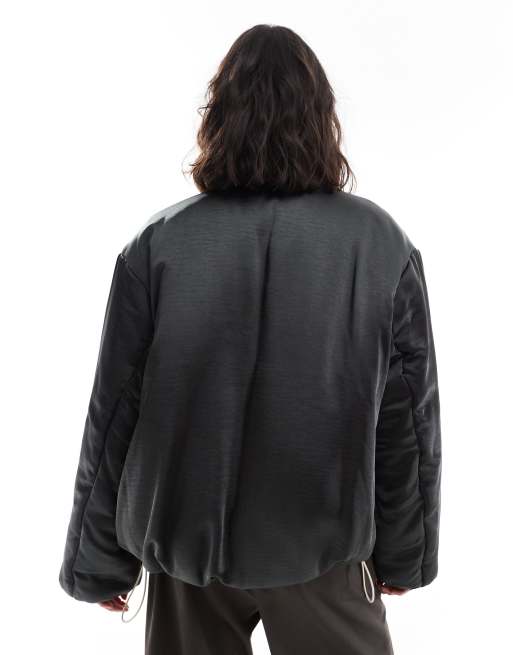 ASOS DESIGN - Sort bomber-dynejakke uden krave med kontrasterende detaljer i satin, 2 af 4