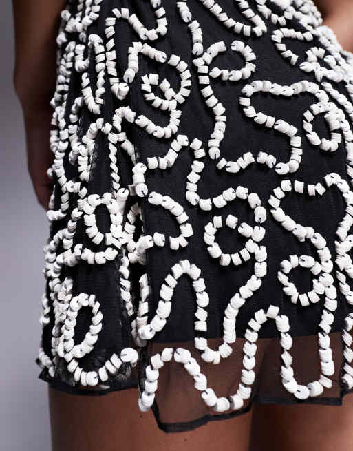 ASOS DESIGN - Sort cami-minikjole med hvirvlende kunstudsmykning i kontrasterende farve i mesh, 4 af 4