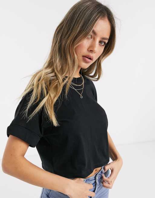 ASOS DESIGN - Sort crop-t-shirt med oprullede ærmer, 3 af 4