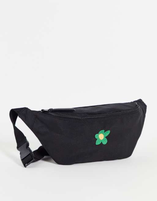 ASOS DESIGN - Sort crossbody-bæltetaske med broderet blomst