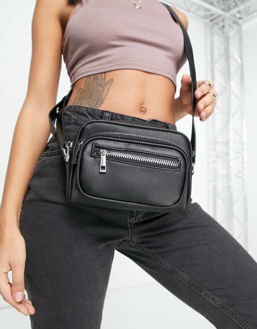 ASOS DESIGN - Sort crossbody-kamerataske med snørehuller på remmen