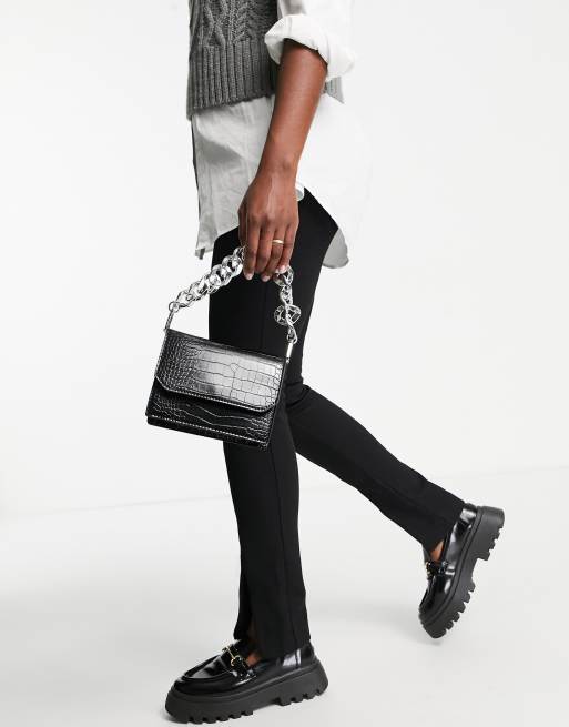 ASOS DESIGN - Sort crossbody-taske i krokodillemønster med udskiftelig kæderem, 4 af 4