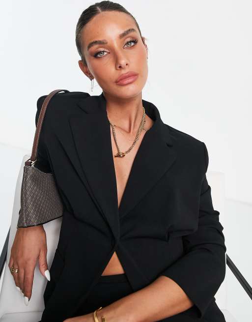 ASOS DESIGN - Sort habitblazer med skulderpuder og indsyet talje i jersey