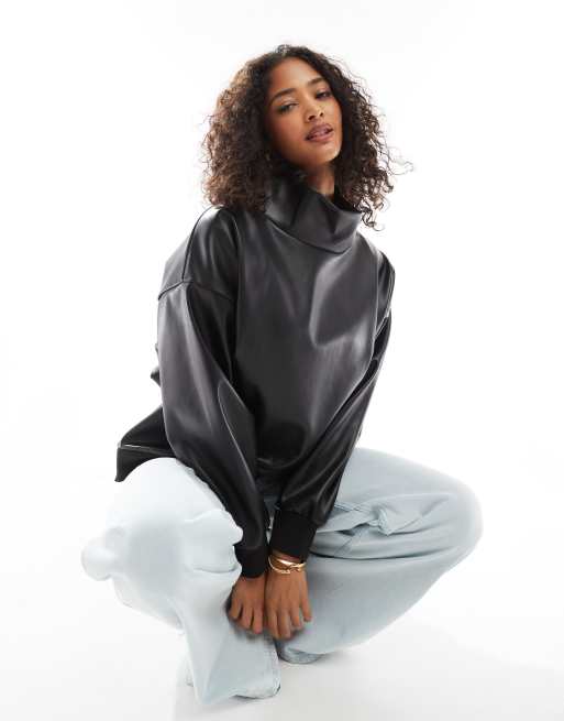 ASOS DESIGN - Sort højhalset sweatshirt i imiteret læder