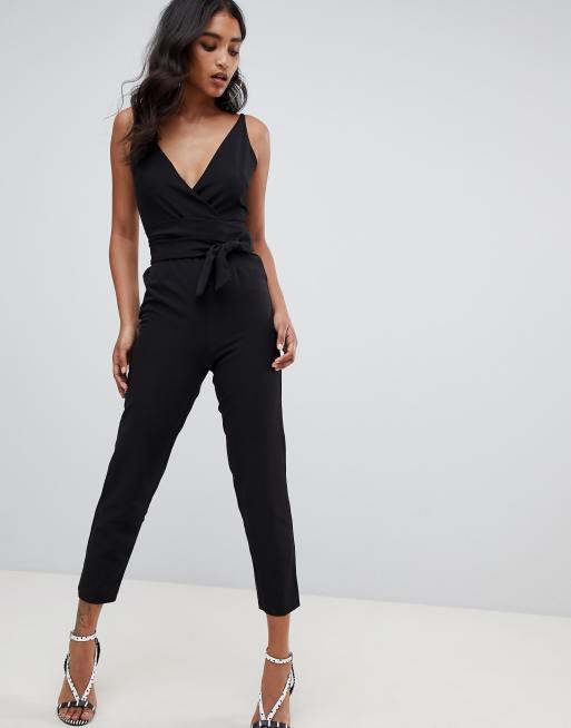 ASOS DESIGN - sort jumpsuit med peg selvbundet bælte og slå-om front