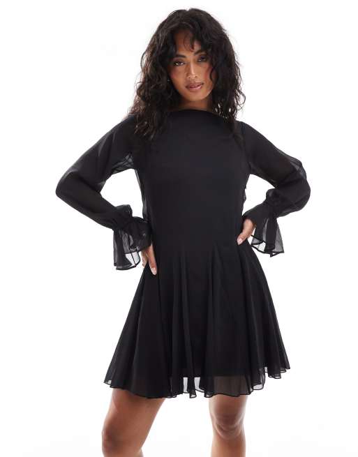 ASOS DESIGN - Sort langærmet minikjole med lav ryg og kiler, 3 af 4