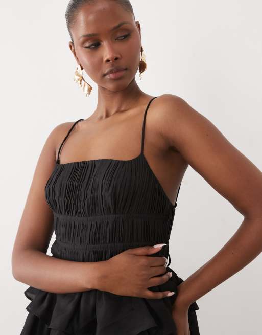 ASOS DESIGN - Sort maxikjole med plisseret livstykke og lagdelt talje, 3 af 4