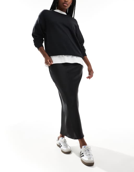 ASOS DESIGN - Sort midinederdel i satin med asymmetrisk snit, 2 af 5