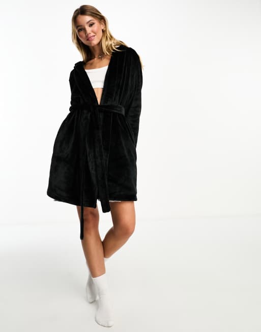 ASOS DESIGN - Sort mini-badekåbe i superblød fleece