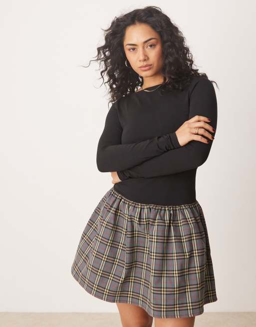 ASOS DESIGN - Sort minikjole i blandet stof med tern, 2 af 4
