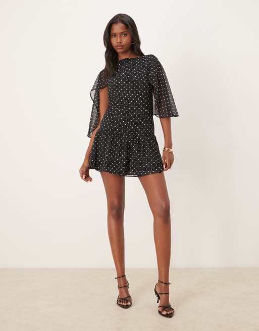 ASOS DESIGN - Sort minikjole i chiffon med kappedetalje og polkaprikker, 3 af 4
