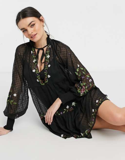 ASOS DESIGN - Sort minikjole i smock-stil med broderi og rynkede ærmekanter