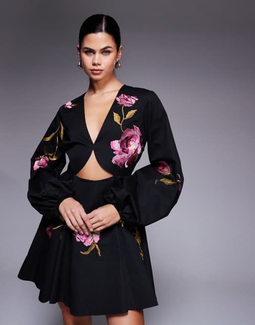 ASOS DESIGN - Sort minikjole med udskæringsdetalje og blomsterbroderi , 2 af 4