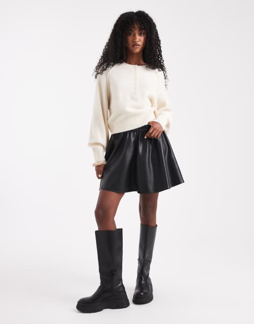 ASOS DESIGN - Sort mininederdel i imiteret læder med voluminøs detalje, 3 af 5