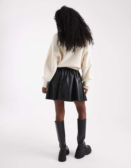 ASOS DESIGN - Sort mininederdel i imiteret læder med voluminøs detalje, 4 af 5