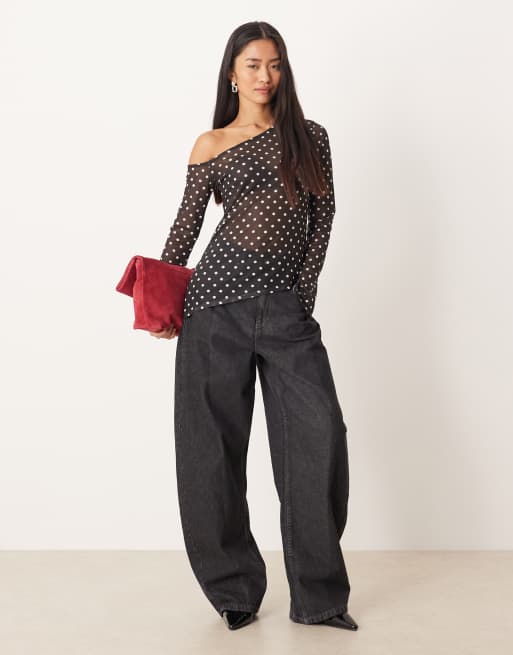 ASOS DESIGN - Sort offshoulder-top i gennemsigtig mesh med hvide polkaprikker og asymmetrisk snit , 2 af 4