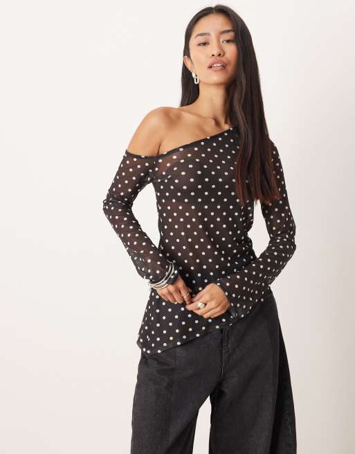 ASOS DESIGN - Sort offshoulder-top i gennemsigtig mesh med hvide polkaprikker og asymmetrisk snit , 3 af 4