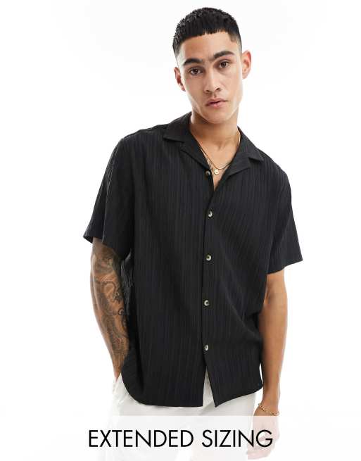 ASOS DESIGN - Sort og afslappet skjorte med revers og tekstur i krølstof