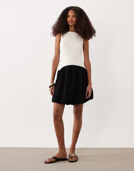 ASOS DESIGN - Sort og cremehvid ribstrikket ærmeløs minikjole med boblekant, 2 af 4
