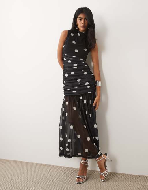 ASOS DESIGN - Sort og hvid kjole med polkaprikker og rynker samr rund hals og sænket talje, 2 af 4
