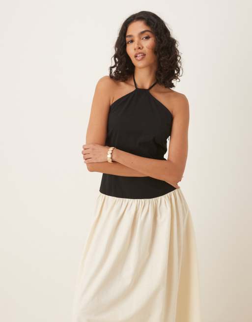 ASOS DESIGN - Sort og hvid maxikjole med halterneck, sænket talje og farveblokke, 3 af 4