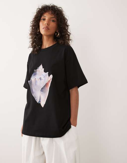 ASOS DESIGN - Sort oversized og kortærmet top med muslingeprint