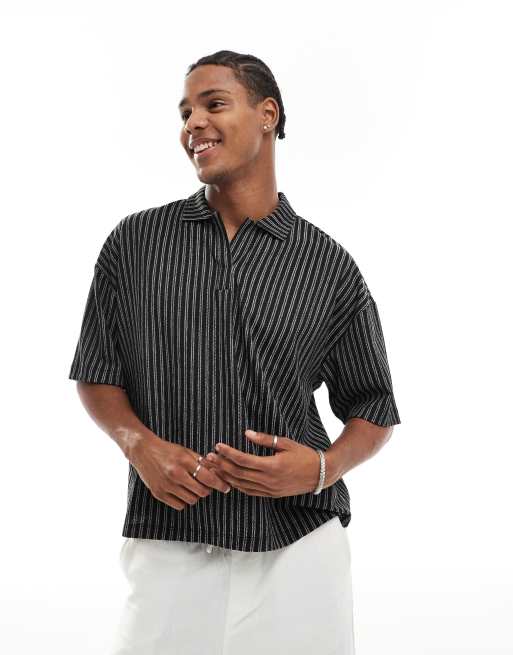 ASOS DESIGN - Sort oversized poloskjorte med hvide striber og tekstur i firkantet pasform