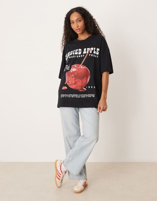 ASOS DESIGN - Sort oversized T-shirt med kandiseret æble-print