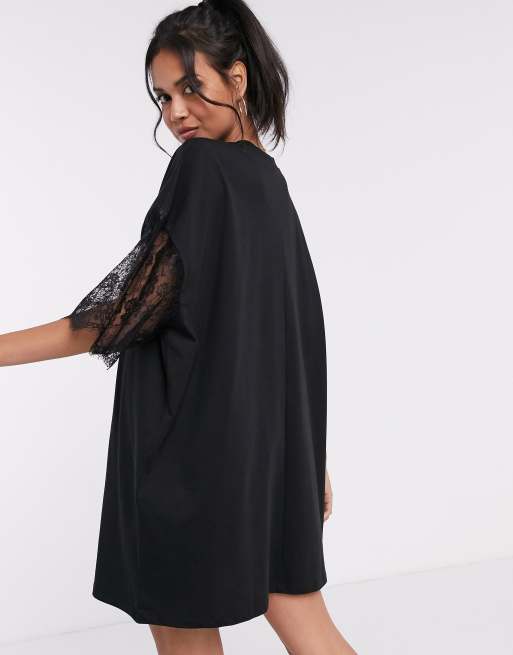 ASOS DESIGN - Sort oversized t-shirtkjole med blondeærmer, 2 af 4