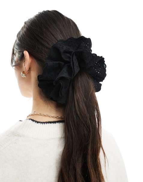 ASOS DESIGN - Sort scrunchie med broderi - view 1